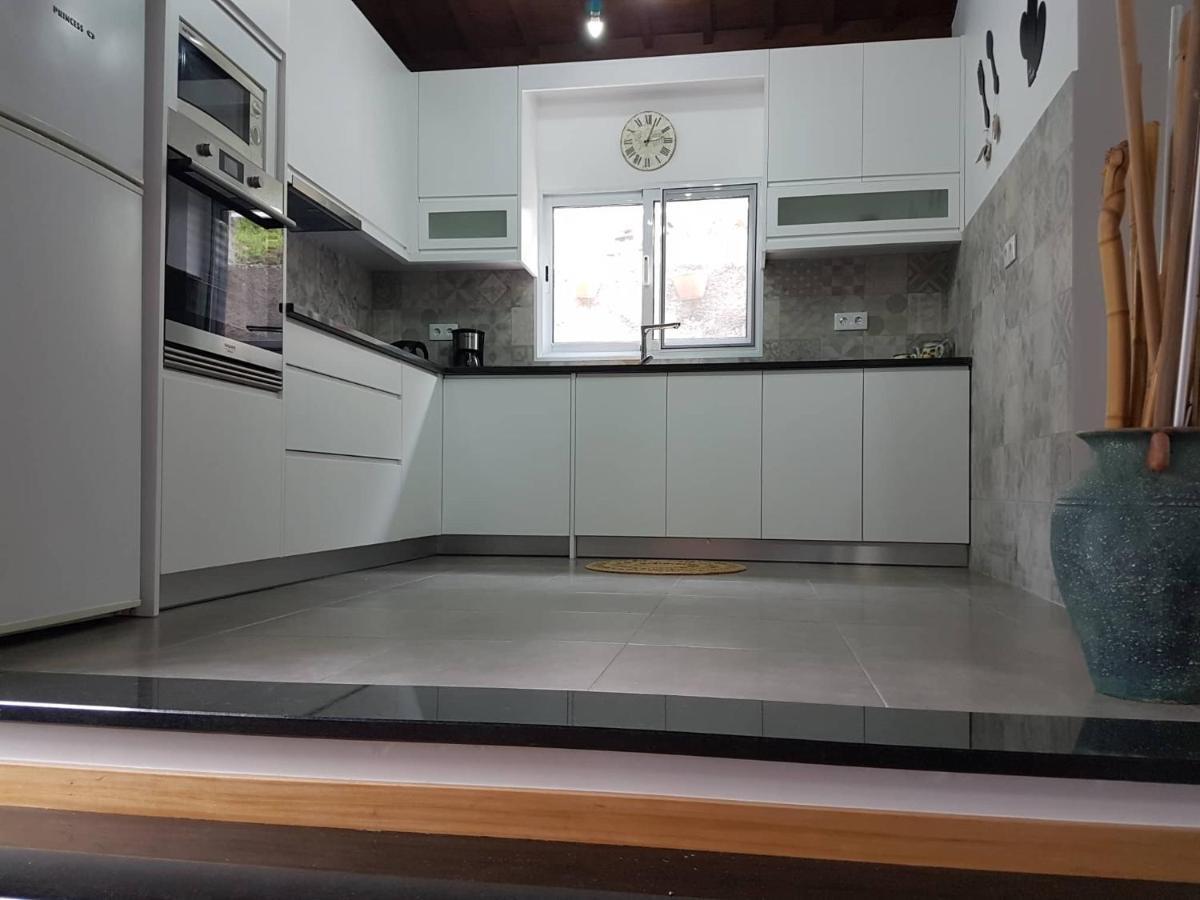 Join Our Relaxed House Near The Beach - Mosteiros Mosteiros  Ngoại thất bức ảnh